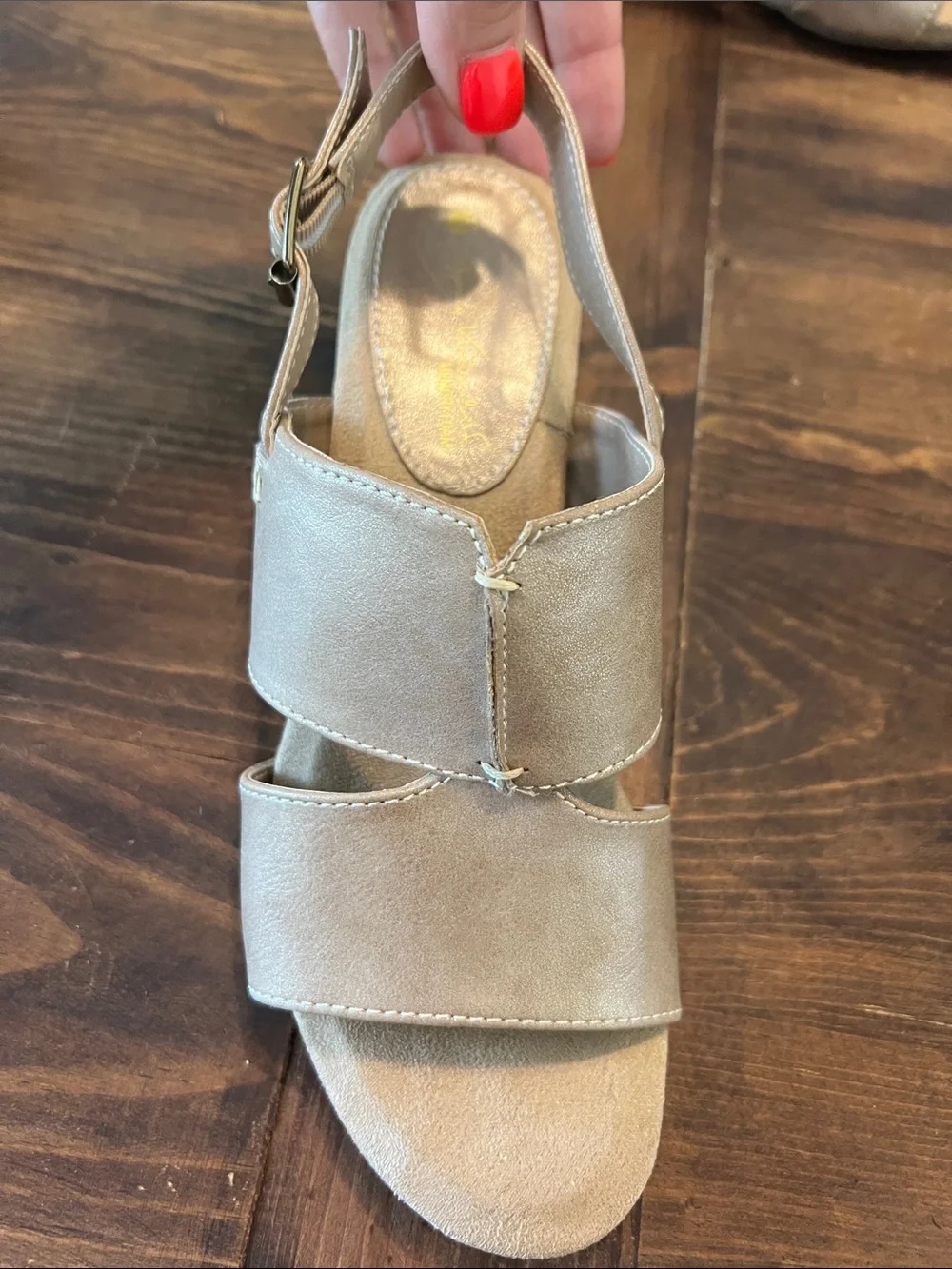 Gloria Vanderbilt Memory Foam Women’s Neutral Shimmery Wedges Sz 8